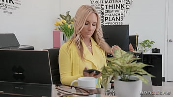Ricky Johnson Spots Bunny Taking Steamy Selfies At Work, Steps In To Assist And Ends Up Pleasing Her – Brazzers