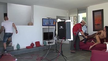 Dans L’ombre D’un Tournage Pour Adultes