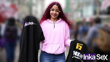 Joven Pelirroja Vende Polos En Gamarra Y Termina Embarazada De Un Desconocido