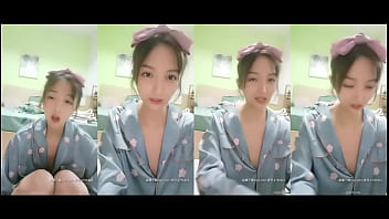 라이브 방송에서 복지 혜택을 알려주는 미인 타오즈야커