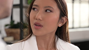 Seductive Realtor May Thai Lures Client Into Wild, No-limits Sex Session Gp2740