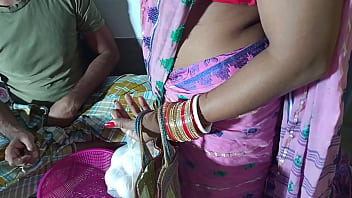 अंडे बेचने वाले ने अकेली भाभी को घर में पकड़कर जमकर चोदा, गर्म सेक्स सीन