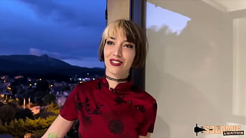 Oney, La Coquine, Se Fait Prendre Par Deux Bites Dans Son Petit Cul Gourmand