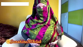 Muslim Girl In Hijab And Jeans Shows Off Her Curves And Pleasures Herself On Cam For Valentine’s Day