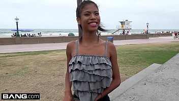 Young Nia Nacci’s Tight Ebony Pussy Takes A Deep, Satisfying Stretch