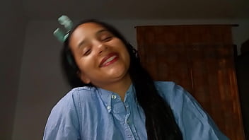 Después Del Colegio, Esta Estudiante Recibe Toda La Leche Caliente En Su Boquita, Chupando Y Masajeando La Verga Con Su Lengua Hasta Lograr Una Garganta Profunda Que Te Dejará Sin Aliento.