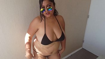 Plump Beauty’s Sensual Dance Leaves You With A Mouthful To Savor