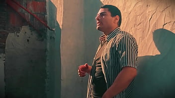 Desnudándome Bajo El Sol, Mi Verga Enorme En La Mano